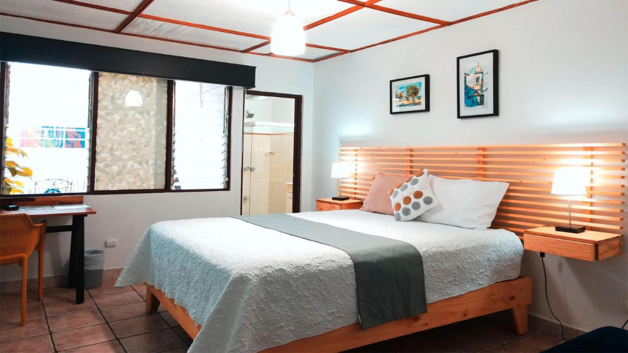 Trebol Amarillo Bed & Breakfast Escazu Ngoại thất bức ảnh