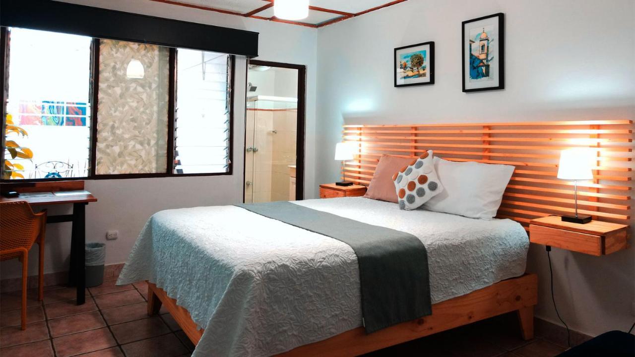 Trebol Amarillo Bed & Breakfast Escazu Ngoại thất bức ảnh