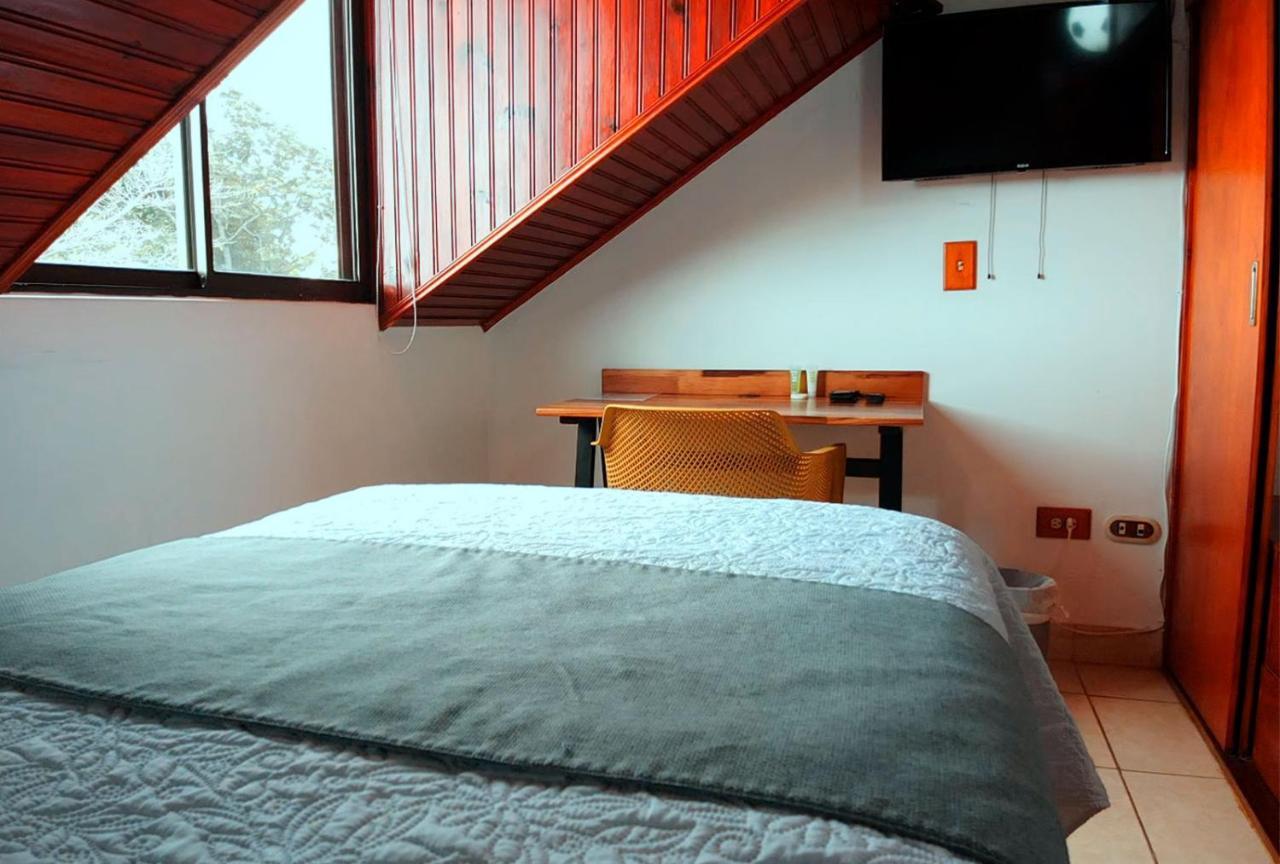 Trebol Amarillo Bed & Breakfast Escazu Ngoại thất bức ảnh