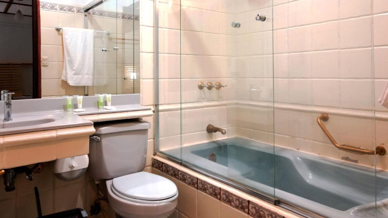 Trebol Amarillo Bed & Breakfast Escazu Ngoại thất bức ảnh