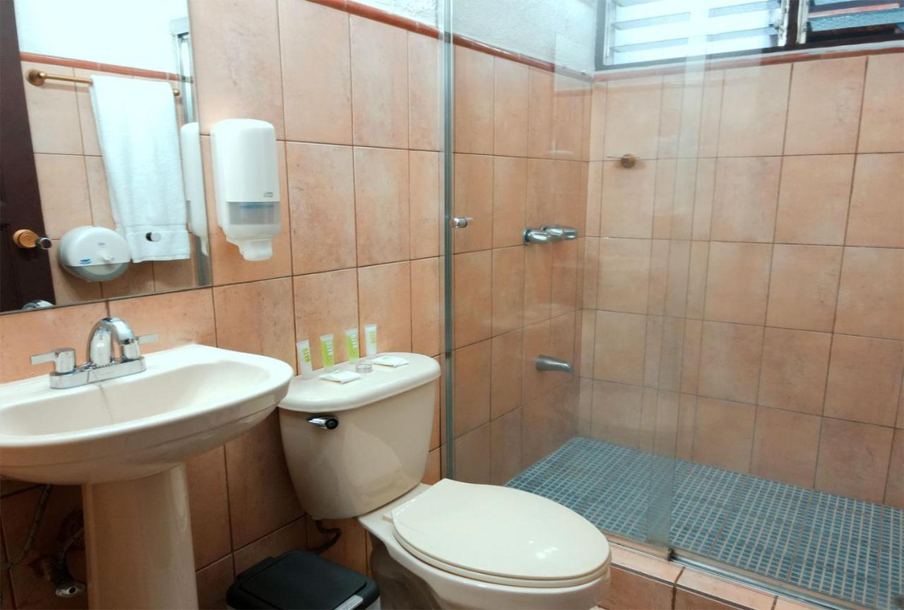 Trebol Amarillo Bed & Breakfast Escazu Ngoại thất bức ảnh