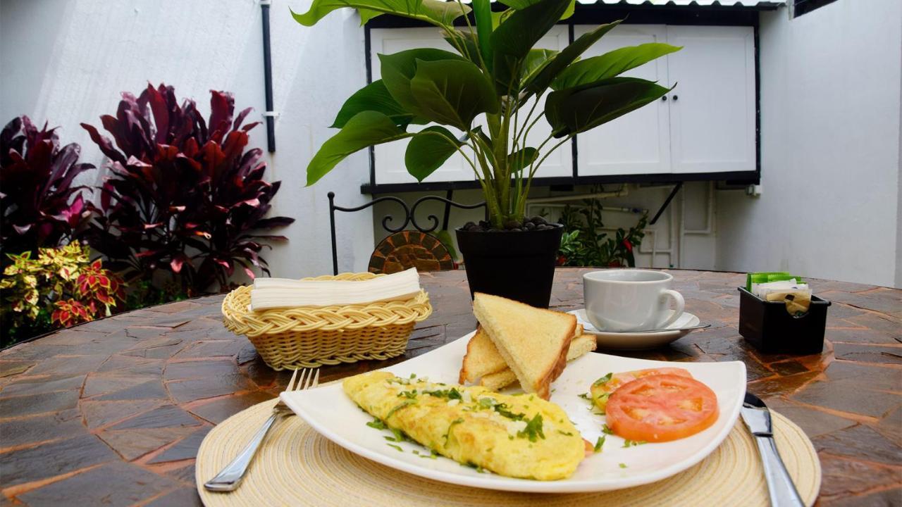 Trebol Amarillo Bed & Breakfast Escazu Ngoại thất bức ảnh