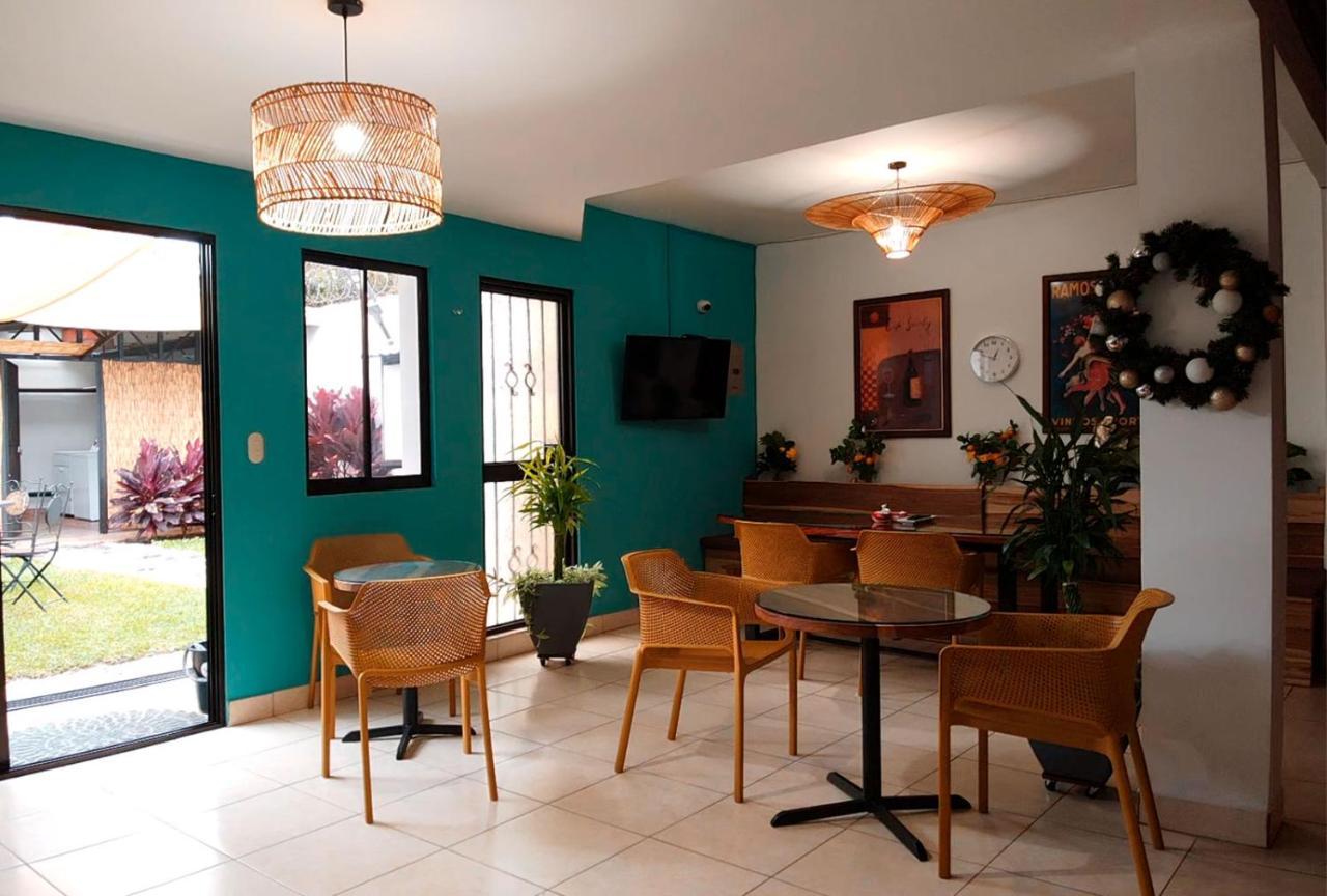 Trebol Amarillo Bed & Breakfast Escazu Ngoại thất bức ảnh