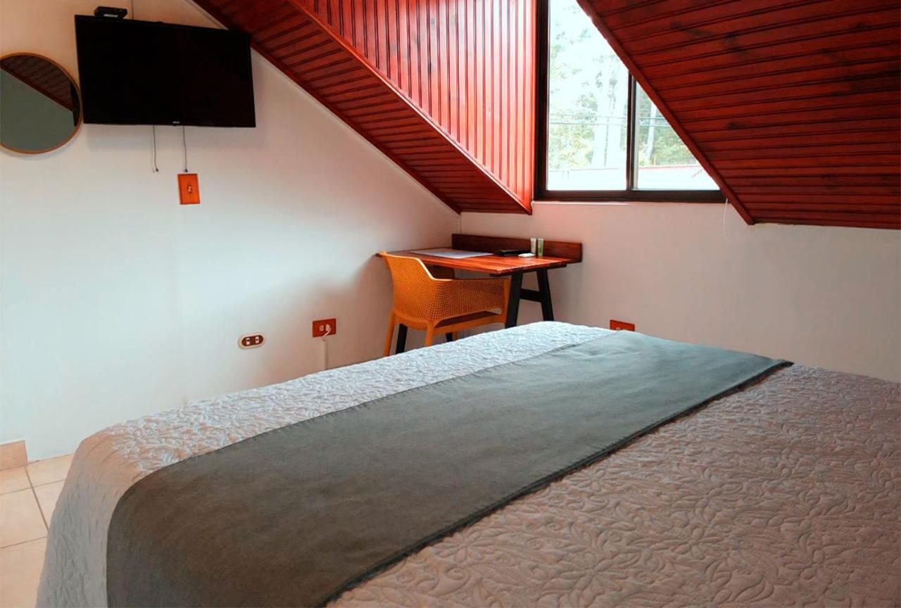 Trebol Amarillo Bed & Breakfast Escazu Ngoại thất bức ảnh