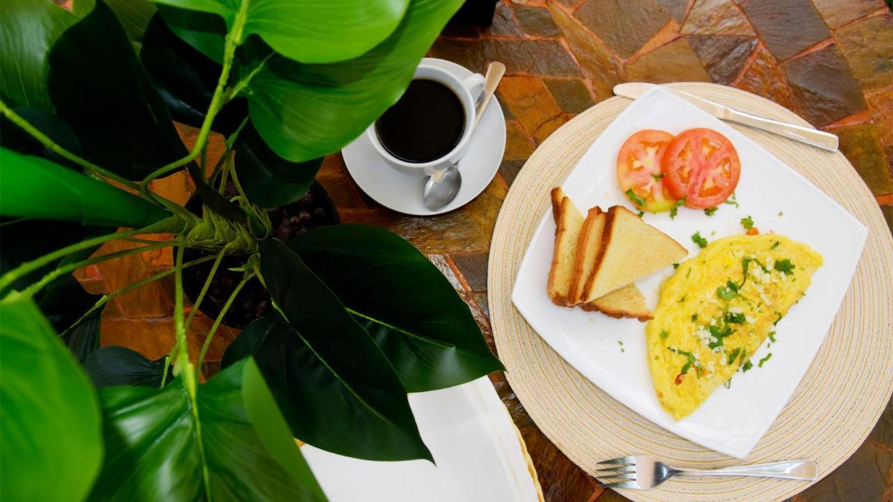 Trebol Amarillo Bed & Breakfast Escazu Ngoại thất bức ảnh